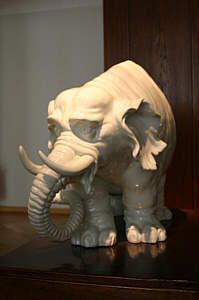 Porzellan-Elefant